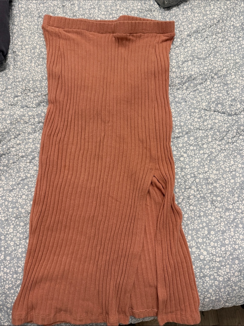Ribbed Knit Midi Skirt in Pink